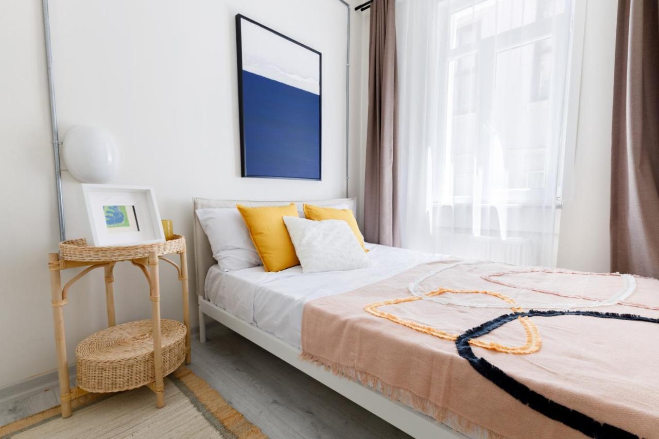 דירות איסטמבול Chic Flat 5 Min To Galata Tower In Istiklal Ave מראה חיצוני תמונה